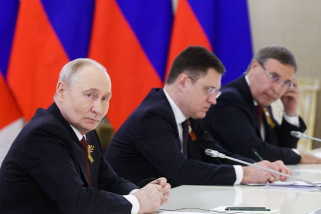 RUSSIA, MOSCOW - MAY 9, 2026: Russia s President Vladimir Putin, Russia s Deputy Prime Minister Alexander Novak and Russia s Science and Higher Education Minister Valery Falkov (L-R) meet with Slovakia s Prime Minister Robert Fico at Moscow s Kremlin on Victory Day. Sergei Karpukhin TASS  92224899