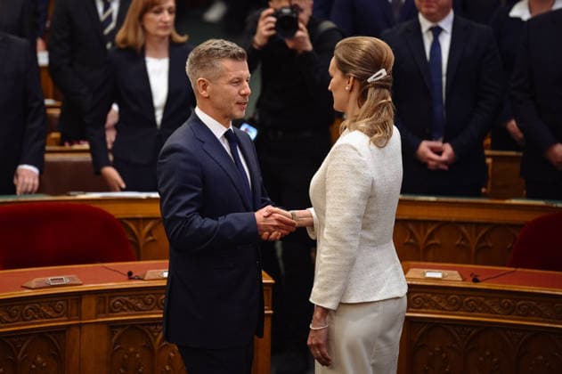 Lawmakers attend the inaugural session of the Hungarian Parliament BUDAPEST, HUNGARY - MAY 9: Peter Magyar from TISZA party congratulates to Agnes Forsthoffer from the TISZA party as she receives here title as Speaker of the National Assembly of the Hungarian Parliament as lawmakers attend the inaugural session of the Hungarian Parliament, where Peter Magyar is set to be elected as the country’s new prime minister, in Budapest, Hungary on 9 May 2026. Magyar Peter’s center-right Tisza party secured a decisive victory in the April 12 elections, winning 141 of the 199 parliamentary seats. Robert Nemeti Anadolu Budapest Hungary. Editorial use only. Please get in touch for any other usage.  Copyright: x2026xAnadoluxRobertxNemetix