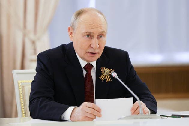 RUSSIA, MOSCOW - MAY 9, 2026: Russia s President Vladimir Putin meets with Slovakia s Prime Minister Robert Fico at Moscow s Kremlin Moscow Russia  - ZUMAt113 20260509_zaa_t113_903 Copyright: xGavriilxGrigorovx