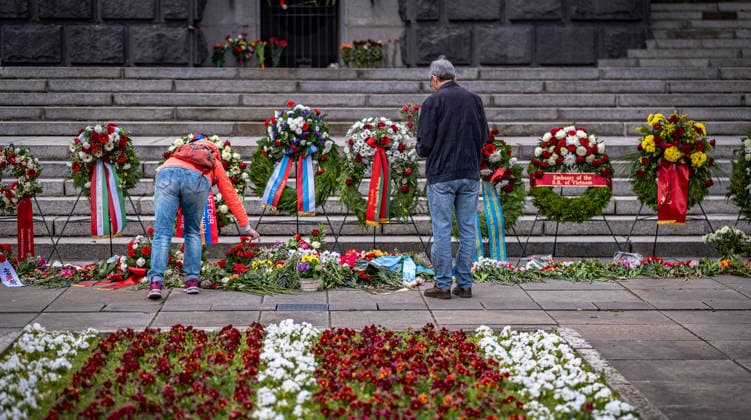 Berlin Pankow OT Schönholz Soviet Russian memorial Schönholz in the Schönholzer Heide on 09 May 2026, Day of Liberation Surrender 09 05 2026 Berlin