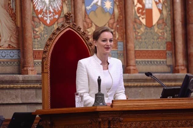 Lawmakers attend the inaugural session of the Hungarian Parliament BUDAPEST, HUNGARY - MAY 9: Agnes Forsthoffer from the TISZA party receives here title as Speaker of the National Assembly of the Hungarian Parliament as lawmakers attend the inaugural session of the Hungarian Parliament, where Peter Magyar is set to be elected as the country’s new prime minister, in Budapest, Hungary on 9 May 2026. Magyar Peter’s center-right Tisza party secured a decisive victory in the April 12 elections, winning 141 of the 199 parliamentary seats. Robert Nemeti Anadolu Budapest Hungary. Editorial use only. Please get in touch for any other usage.  Copyright: x2026xAnadoluxRobertxNemetix
