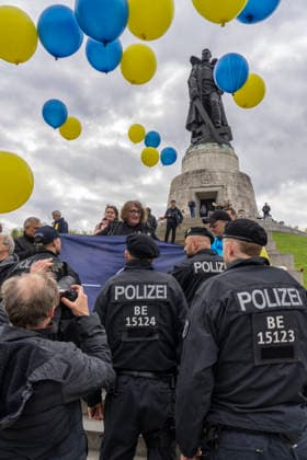 Protest with balloons in the national colors of Ukraine against Russias war in Ukraine on May 9, Victory Day, at the Soviet Memorial in Treptower Park in Berlin Treptow
