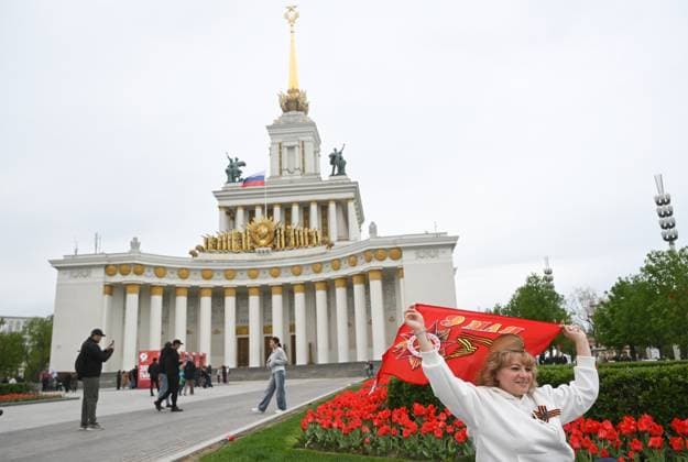Russia WWII Victory Day Celebrations 9161570 09.05.2026 People take part in the Victory Day celebrations, which marks the 81st anniversary of the victory over Nazi Germany in World War Two, in Moscow, Russia. Kirill Kallinikov Sputnik Moscow Russia  Copyright: xKirillxKallinikovx