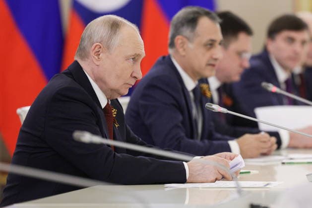 RUSSIA, MOSCOW - MAY 9, 2026: Russia s President Vladimir Putin (L) looks on during a meeting with Laos President Thongloun Sisoulith at the Moscow Kremlin Moscow Russia  - ZUMAt113 20260509_zaa_t113_1346 Copyright: xGavriilxGrigorovx