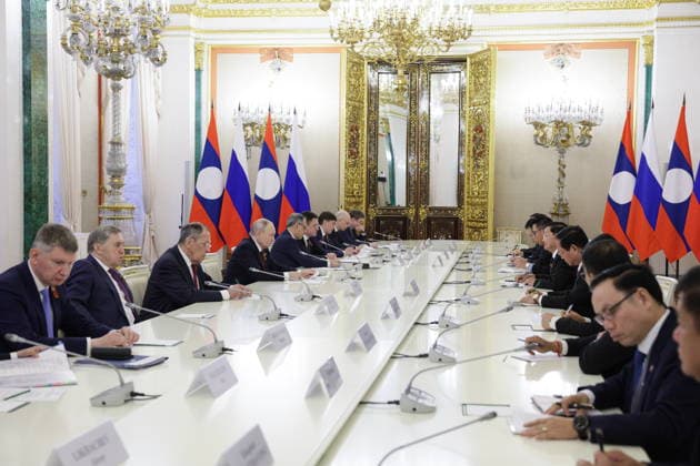 RUSSIA, MOSCOW - MAY 9, 2026: Russia s President Vladimir Putin (4th L) and Laos President Thongloun Sisoulith (5th R) hold a meeting at the Moscow Kremlin Moscow Russia  - ZUMAt113 20260509_zaa_t113_1349 Copyright: xGavriilxGrigorovx