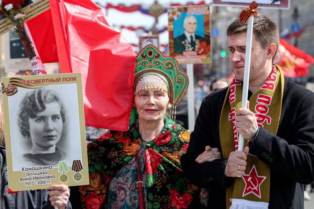 RUSSIA, ST PETERSBURG - MAY 9, 2026: People hold portraits of their relatives who fought in World War II as they take part in an Immortal Regiment event on Victory Day St Petersburg Russia  - ZUMAt113 20260509_zaa_t113_1410 Copyright: xPeterxKovalevx