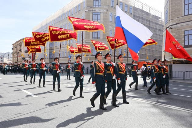 RUSSIA, ST PETERSBURG - MAY 9, 2026: Servicemen take part in an Immortal Regiment event on Victory Day St Petersburg Russia  - ZUMAt113 20260509_zaa_t113_1428 Copyright: xValentinxYegorshinx