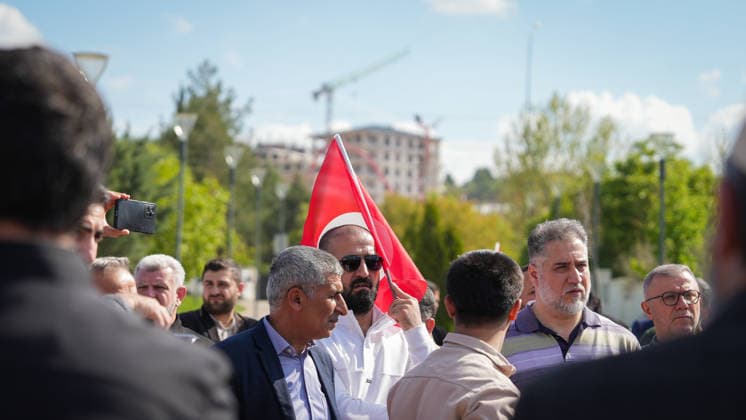 May 9, 2026, Gaziantep, Gaziantep, Turkey: Hundreds of demonstrators take part in a protest organized by 45 non-governmental organizations against a scheduled performance by the girl group Manifest. The demonstration, which saw some scuffles with security forces, was held to oppose the event on the grounds of preserving local conservative values and preventing social tension in Gaziantep, Turkey on May 09, 2026. Gaziantep Turkey  - ZUMAa260 20260509_zip_a260_025 Copyright: xMohammadxBashirxAldaherx