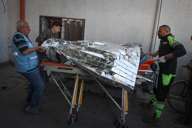 One person was killed in an Israeli airstrike on the Jabalia Refugee Camp in Gaza GAZA CITY, GAZA, PALESTINE - MAY 09: The dead body of the Palestinian who died in the Israeli army s airstrike on the Jabalia Refugee Camp, which violated the ceasefire, is being taken to Shifa Hospital for burial in Gaza City, Gaza, Palestine on May 09, 2026. There were also injuries in the Israeli army s attacks on the Gaza Strip despite the ceasefire. Hamza Z. H. Qraiqea Anadolu Gaza City Gaza. Editorial use only. Please get in touch for any other usage.  Copyright: x2026xAnadoluxHamzaxZ.xH.xQraiqeax