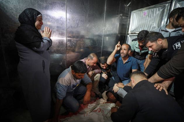 One person was killed in an Israeli airstrike on the Jabalia Refugee Camp in Gaza GAZA CITY, GAZA, PALESTINE - MAY 09: Relatives of the Palestinian man mourn as his body is brought to Al-Shifa Hospital following an Israeli military attack on the Jabalia Refugee Camp, which violated the ceasefire, in Gaza City, Gaza, Palestine on May 09, 2026. There were also injuries in the Israeli army s attacks on the Gaza Strip despite the ceasefire. Hamza Z. H. Qraiqea Anadolu Gaza City Gaza. Editorial use only. Please get in touch for any other usage.  Copyright: x2026xAnadoluxHamzaxZ.xH.xQraiqeax