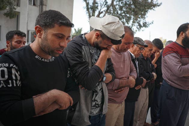 One person was killed in an Israeli airstrike on the Jabalia Refugee Camp in Gaza GAZA CITY, GAZA, PALESTINE - MAY 09: Relatives of the Palestinian man mourn as his body is brought to Al-Shifa Hospital following an Israeli military attack on the Jabalia Refugee Camp, which violated the ceasefire, in Gaza City, Gaza, Palestine on May 09, 2026. There were also injuries in the Israeli army s attacks on the Gaza Strip despite the ceasefire. Hamza Z. H. Qraiqea Anadolu Gaza City Gaza. Editorial use only. Please get in touch for any other usage.  Copyright: x2026xAnadoluxHamzaxZ.xH.xQraiqeax