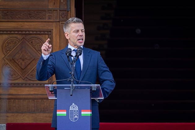 May 9, 2026, Budapest, Hungary: Speech by Peter Magyar to the people gathered in front of the Parliament building in Budapest at Lajos Kossuth Square, shortly after his inauguration. The newly sworn-in Prime Minister addressed the crowd that had gathered to hear his first words as head of government. Budapest Hungary - ZUMAl194 20260509_zip_l194_038 Copyright: xMarekxLadzinskix