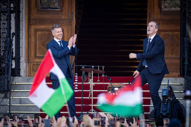 May 9, 2026, Budapest, Hungary: Zsolt Hegedus dances to music on the steps of the Parliament building in Budapest following the inauguration ceremony of Peter Magyar. Budapest Hungary  - ZUMAl194 20260509_zip_l194_051 Copyright: xMarekxLadzinskix