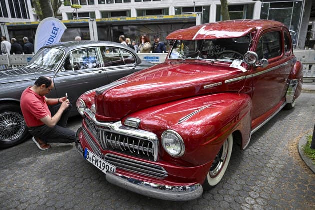 Classic Days Berlin BERLIN, GERMANY - MAY 09: Classic cars are displayed on the Kurfurstendamm boulevard during the Classic Days Berlin event in Berlin, Germany, on May 09, 2026. Approximately 2,000 vintage vehicles from different eras were showcased, bringing together thousands of classic car enthusiasts for the open-air exhibition. Halil Sagirkaya Anadolu Berlin Germany. Editorial use only. Please get in touch for any other usage.  Copyright: x2026xAnadoluxHalilxSagirkayax