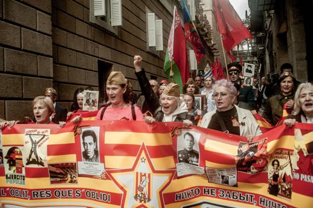 May 9, 2026, Barcelona, Spain: Participants carry portraits of Soviet soldiers and wave communist flags during an Immortal Regiment march in Barcelona marking Victory Day, the annual commemoration of the Soviet Union s victory over Nazi Germany in World War II. Barcelona Spain - ZUMAb137 20260509_fap_b137_026 Copyright: xJordixBoixareux