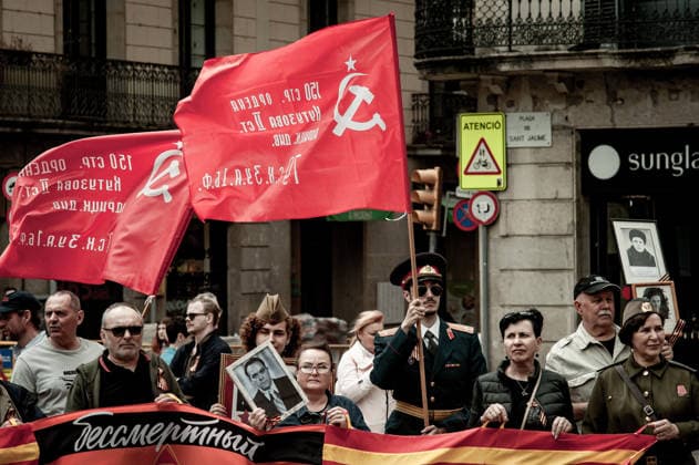 May 9, 2026, Barcelona, Spain: Participants carry portraits of Soviet soldiers and wave communist flags during an Immortal Regiment march in Barcelona marking Victory Day, the annual commemoration of the Soviet Union s victory over Nazi Germany in World War II. Barcelona Spain - ZUMAb137 20260509_fap_b137_027 Copyright: xJordixBoixareux