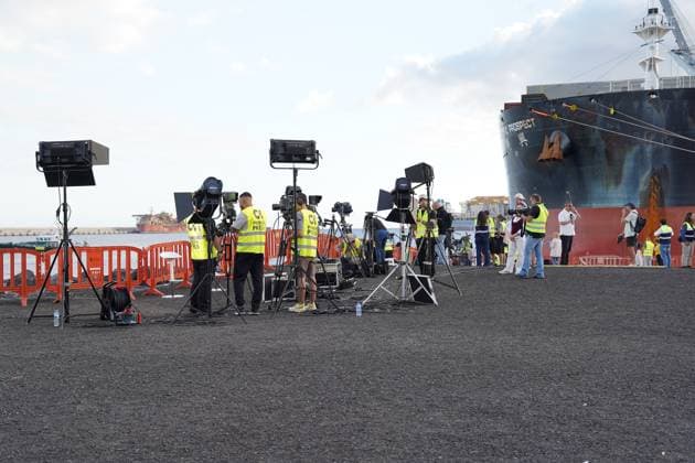 The Ministers of Health, Interior and Territorial Policy and the Director General of the WHO arrive in Tenerife Several media prepare their teams, in the port of Granadilla, on 9 May 2026, in Granadilla de Abona, Tenerife, Canary Islands Spain The evacuation operation of the MV Hondius cruise ship with hantavirus is ready for the arrival of the ship between 05 00 and 06 00 hours tomorrow, 09 MAY 2026 HANTAVIRUS WHO HONDIUS VIRUS SHIP SHIP CRUISE EVACUATION SECURITY CIVIL GUARDIAN MEDIA MEDIA RELEASE Europa Press Canary Islands 09 05 2026 Tenerife Canary Islands Tenerife Canary Islands Tenerife Canary Islands Spain  Copyright: xEuropaxPressxCanariasx 7511701