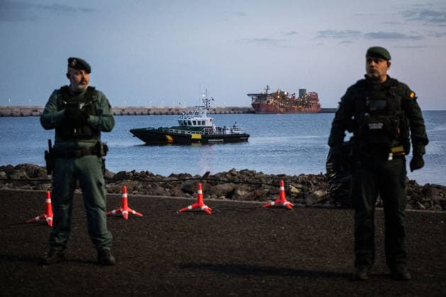Measures heightened in Port of Granadilla ahead of the arrival of MV Hondius TENERIFE, CANARY ISLANDS, SPAIN - MAY 09: Officers from the Spanish Civil Guard s Special Reserve Group (GRS) secure the entrance to the Port of Granadilla ahead of the arrival of the expedition vessel MV Hondius in Tenerife, Canary Islands, Spain on May 09, 2026. Andres Gutierrez Anadolu Tenerife Spain. Editorial use only. Please get in touch for any other usage.  Copyright: x2026xAnadoluxAndresxGutierrezx