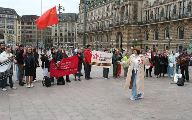 Exiled Russians commemorate the 1945 victory over Nazi Germany in the Second World War with a demonstration at the Rathausmarkt on May 9, the so-called Victory Day in Russia Old Town Hamburg