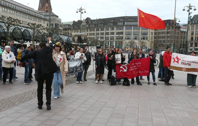 Exiled Russians commemorate the 1945 victory over Nazi Germany in the Second World War with a demonstration at the Rathausmarkt on May 9, the so-called Victory Day in Russia Old Town Hamburg