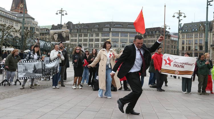 Exiled Russians commemorate the 1945 victory over Nazi Germany in the Second World War with a demonstration at the Rathausmarkt on May 9, the so-called Victory Day in Russia Old Town Hamburg