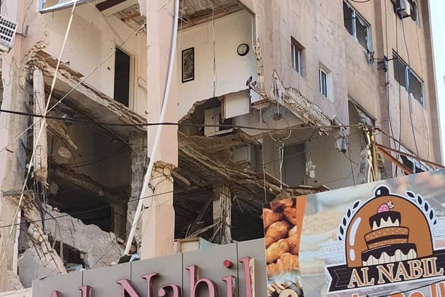 LEBANON, TYRE - MAY 9, 2026: A building suffers damage from an Israeli military strike on Tyre Tyre Lebanon  - ZUMAt113 20260509_zaa_t113_1892 Copyright: xAnkharxKochnevax