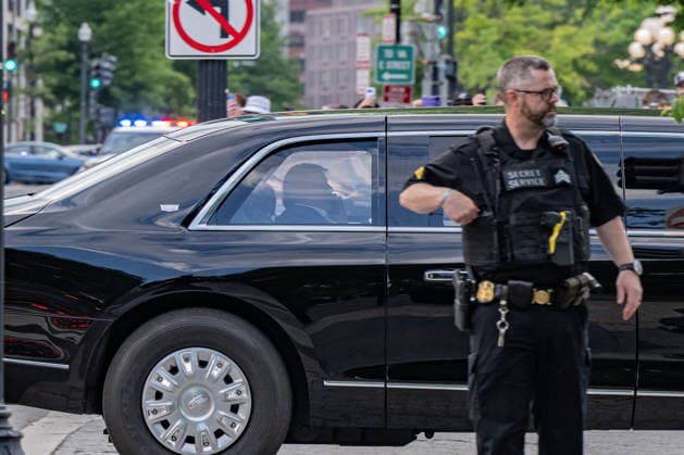 May 9, 2026, Washington, Disitrict Of Columbia, USA: U.S. President DONALD TRUMP arrives back at the White House after attending the LIV Golf tournament at Trump National Golf Club in Sterling, Virginia, earlier in the day. Washington USA - ZUMAk206 20260509_znp_k206_014 Copyright: xMattxKaminskyx