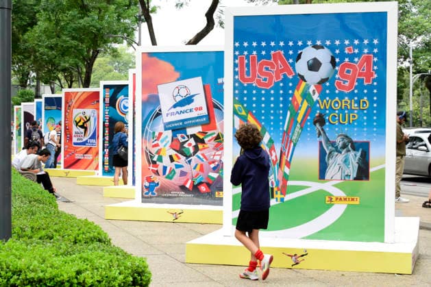 FIFA World Cup Panini Collectible Album Exhibition A Fan attending the FIFA World Cup Panini Collectible Album Exhibition on Paseo de la Reforma Avenue.on May 9, 2026 in Mexico City, Mexico. (Photo by Luis Barron Eyepix Group) Copyright: xLuisxBarronx xEyepixxGroupx LB_09052026_183556