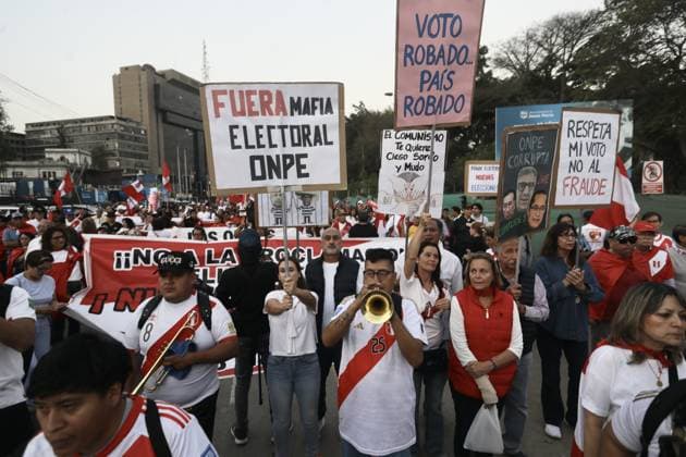 Citizens protest presidential election results in Peru LIMA, PERU - MAY 09: Hundreds of citizens gather to protest the presidential election results in Lima, Peru, on May 09, 2026. The demonstrations, joined by candidate Rafael Lopez Aliaga, occur amid ongoing political tension and uncertainty regarding the upcoming runoff election scheduled for June 7. Klebher Vasquez Anadolu Lima Peru. Editorial use only. Please get in touch for any other usage.  Copyright: x2026xAnadoluxKlebherxVasquezx