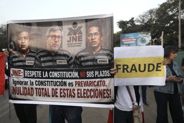 Citizens protest presidential election results in Peru LIMA, PERU - MAY 09: Hundreds of citizens gather to protest the presidential election results in Lima, Peru, on May 09, 2026. The demonstrations, joined by candidate Rafael Lopez Aliaga, occur amid ongoing political tension and uncertainty regarding the upcoming runoff election scheduled for June 7. Klebher Vasquez Anadolu Lima Peru. Editorial use only. Please get in touch for any other usage.  Copyright: x2026xAnadoluxKlebherxVasquezx