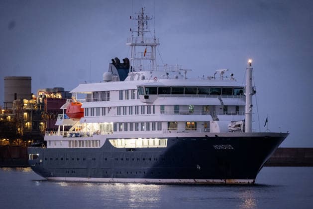 HV Hondius carrying suspected hantavirus cases approaches Port of Granadilla TENERIFE, SPAIN - MAY 10: The HV Hondius approaches the Port of Granadilla, carrying passengers possibly infected with hantavirus on board in Tenerife, Canary Islands on May 10, 2026. Andres Gutierrez Anadolu Tenerife Spain. Editorial use only. Please get in touch for any other usage.  Copyright: x2026xAnadoluxAndresxGutierrezx