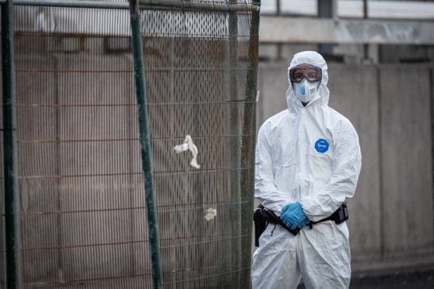 HV Hondius carrying suspected hantavirus cases approaches Port of Granadilla TENERIFE, SPAIN - MAY 10: Buses from Spain’s Military Emergency Unit arrive at the port of Granadilla de Abona, as personnel wearing personal protective equipment prepare for the reception operation. Granadilla Port, Tenerife, Canary Islands, May 10, 2026 Andres Gutierrez Anadolu Tenerife Spain. Editorial use only. Please get in touch for any other usage.  Copyright: x2026xAnadoluxAndresxGutierrezx