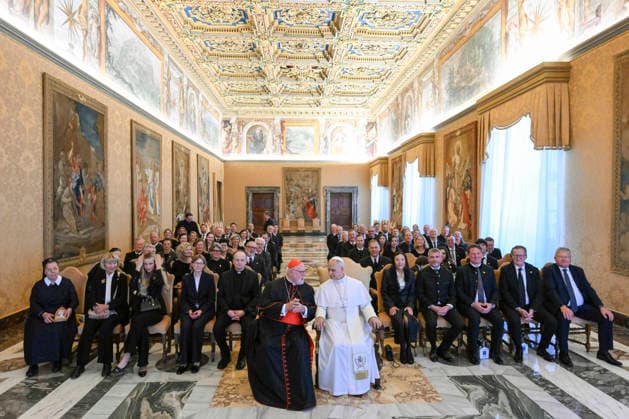 ITALY - POPE LEO XIV DURING A PRIVATE AUDIENCE WITH MEMEBERS OF THE EDITH-WEGNER-HABERLAND FOUNDATION AND AUGUSTINER BRAWERY IN THE VATICAN - 2026 5 9 Italy, Rome, Vatican, 2026 5 9 Pope Leo XIV during a private audience with Members of the Edith-Wagner-Haberland Foundation and Augustiner Brewery in The Vatican EDITORIAL USE ONLY - NO BOOKS Copyright: xVATICANxMEDIAx