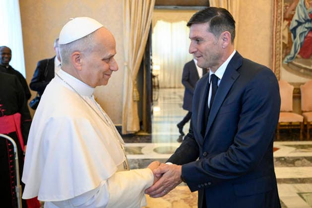 ITALY - POPE LEO XIV DURING A PRIVATE AUDIENCE WITH INTER EXECUTIVES AND PLAYERS IN THE VATICAN - 2026 5 9 Italy, Rome, Vatican, 2026 5 9 Pope Leo XIV during a private audience with Inter Executives and Players in The Vatican EDITORIAL USE ONLY - NO BOOKS Copyright: xVATICANxMEDIAx