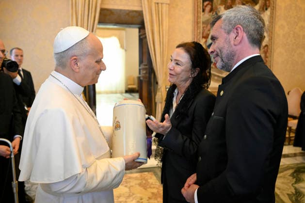 ITALY - POPE LEO XIV DURING A PRIVATE AUDIENCE WITH MEMEBERS OF THE EDITH-WEGNER-HABERLAND FOUNDATION AND AUGUSTINER BRAWERY IN THE VATICAN - 2026 5 9 Italy, Rome, Vatican, 2026 5 9 Pope Leo XIV during a private audience with Members of the Edith-Wagner-Haberland Foundation and Augustiner Brewery in The Vatican EDITORIAL USE ONLY - NO BOOKS Copyright: xVATICANxMEDIAx