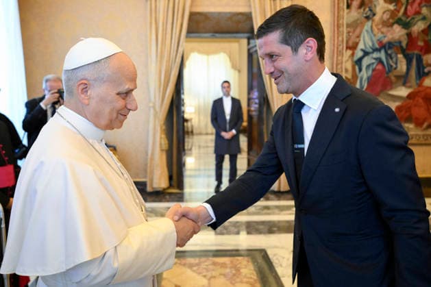 ITALY - POPE LEO XIV DURING A PRIVATE AUDIENCE WITH INTER EXECUTIVES AND PLAYERS IN THE VATICAN - 2026 5 9 Italy, Rome, Vatican, 2026 5 9 Pope Leo XIV during a private audience with Inter Executives and Players in The Vatican EDITORIAL USE ONLY - NO BOOKS Copyright: xVATICANxMEDIAx
