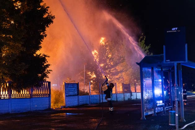Massive Fire Erupted In A Building Near Turin Firefighters work to extinguish a blaze at the former Vittorini branch, which housed volunteer organizations recently evicted, in Grugliasco, Torino, Italy, on May 9, 2026. No injuries are reported. Torino - Italy  Copyright: xMauroxUjettox originalFilename: ujetto-amassive260510_npNtP.jpg