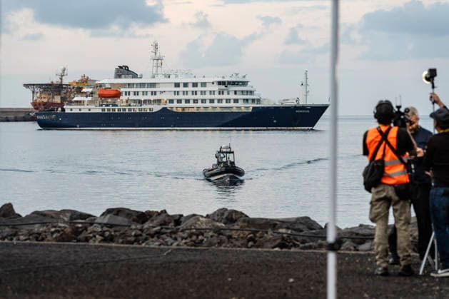 The cruise ship MV Hondius arrives at the port of Granadilla Tenerife The cruise ship MV Hondius anchors near the port of Granadilla, 10 May 2026, in Granadilla de Abona, Tenerife, Canary Islands Spain The evacuation operation of the cruise ship MV Hondius with hantavirus is ready to start the disembarkation operations and transfer of passengers to their respective countries 10 MAY 2026 HANTAVIRUS Europa Press Canarias 10 05 2026 Granadilla de Abona, Tenerife, I Granadilla de Abona, Tenerife, I Espana  Copyright: xEuropaxPressxCanariasx 7512314