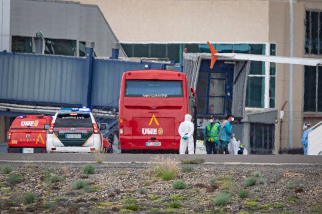 MV Hondius passengers depart from Tenerife Airport TENERIFE, SPAIN - MAY 10: Passengers of the MV Hondius board their respective flights to be transported to their countries of origin at the south airport of the island (TFS) in Tenerife, Canary Islands, Spain on May 10, 2026. Arturo Jimenez Anadolu Tenerife Spain. Editorial use only. Please get in touch for any other usage.  Copyright: x2026xAnadoluxArturoxJimenezx