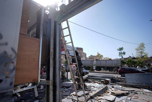 Palestinian shop owners face demolition orders in east Jerusalem JERUSALEM - MAY 10: Palestinian shop owners demolish their own businesses after Israeli authorities issued demolition and evacuation orders for commercial structures in the Al-Mushtal area of Al-Eizariya in East Jerusalem, on May 10, 2026. According to the Jerusalem Governorate, around 50 Palestinian-owned shops and commercial facilities were targeted, while Israeli security forces were deployed in the area. Issam Rimawi Anadolu Jerusalem Israel. Editorial use only. Please get in touch for any other usage.  Copyright: x2026xAnadoluxIssamxRimawix