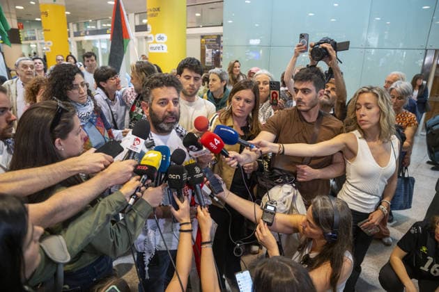 Saif Abukeshek returns to Barcelona after released by Israel BARCELONA, SPAIN - MAY 10: Activist Saif Abukeshek returns to Barcelona-El Prat Airport after being released by Israel following his detention during the interception of the Global Sumud Flotilla in international waters, in Barcelona, Spain on May 10, 2026. Abukeshek, a Palestinian origin activist with Spanish and Swedish nationality, spent ten days in Shikma prison in Ashkelon after being detained on April 30 alongside Brazilian activist Thiago Avila. Abukeshek said he planned to travel to Turkiye in the coming days to rejoin other flotilla activists preparing further initiatives. Lorena Sopena Lopez Anadolu Barcelona Spain. Editorial use only. Please get in touch for any other  Copyright: x2026xAnadoluxLorenaxSopenaxLopezx