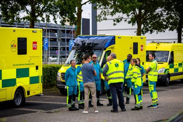EINDHOVEN - Belgian ambulances at Eindhoven Air Base, where a plane carrying approximately 29 passengers from the cruise ship m v Hondius has landed. The intention is for Dutch passengers from the ship, which has been hit by a deadly hantavirus outbreak, to go into home quarantine for six weeks upon their return. ROB ENGELAAR ANP netherlands out - belgium out  Copyright: xx x557945669x originalFilename: 557945669.jpg