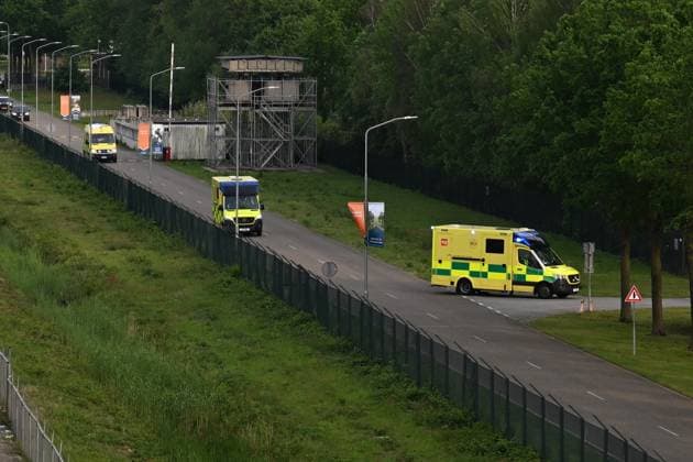 Eindhoven Airport prepares for Hantavirus evacuation flight EINDHOVEN, NETHERLANDS - MAY 10: Ambulances arrive at Eindhoven Airport for Hantavirus evacuation process ahead of the arrival of the flight from Tenerife carrying the passengers evacuated from the MV Hondius, in Eindhoven, Netherlands on May 10, 2026. Mouneb Taim Anadolu Eindhoven Netherlands. Editorial use only. Please get in touch for any other usage.  Copyright: x2026xAnadoluxMounebxTaimx