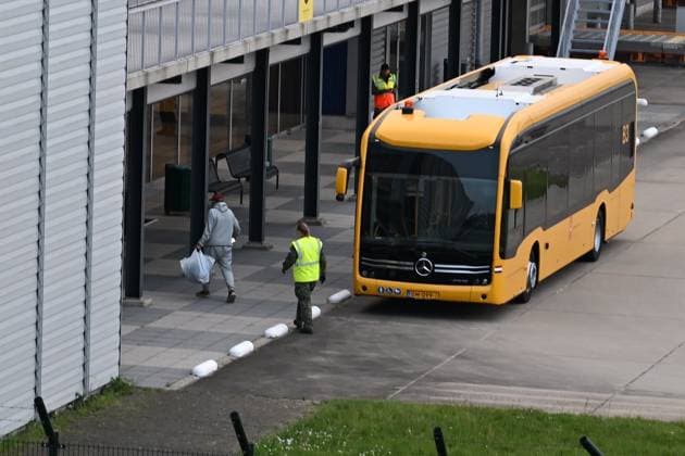 Plane carrying MV Hondius passengers arrives at Eindhoven Airport EINDHOVEN, NETHERLANDS - MAY 10: Passengers walk inside the airport after the plane repatriating 26 Dutch national passengers of the MV Hondius cruise ship, where an outbreak of hantavirus has been detected, lands at Eindhoven Air Base International airport in Eindhoven, Netherlands on May 10, 2026. The World Health Organisation (WHO) has identified six confirmed cases of hantavirus out of eight suspected cases, including three people who have died from this known but rare virus, for which there is neither a vaccine nor a treatment. Mouneb Taim Anadolu Eindhoven Netherlands. Editorial use only. Please get in touch for any other usage.  Copyright: x2026xAnadoluxMounebxTaimx