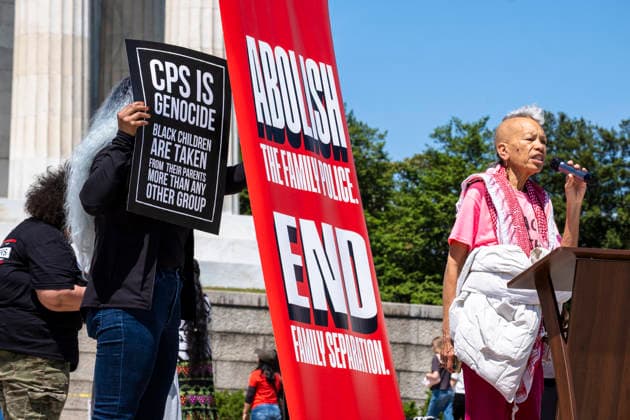 May 10, 2026, Washington, Dc, USA: LUCI MURPHY performs â€oeSong for Motherâ€⠢s Day†for the Black Mothers March at the Lincoln Memorial. The song, which opens with the lines â€oeMy children are hungry, theyâ€⠢re sick from the heat, while I pick the grub, for others to eat,†denounces inequities for Black mothers. Dozens of protesters gathered on Motherâ€⠢s Day in Washington, DC for the rally to demand greater protections for Black mothers and families. Washington USA - ZUMAh204 20260510_znp_h204_002 Copyright: xRileyxHartyx