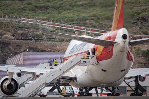 MV Hondius passengers depart from Tenerife Airport TENERIFE, SPAIN - MAY 10: A US aircraft transports passengers of the MV Hondius from the south airport (TFS) of the island for their respective flights to their countries of origin in Tenerife, Canary Islands, Spain on May 10, 2026. Arturo Jimenez Anadolu Tenerife Spain. Editorial use only. Please get in touch for any other usage.  Copyright: x2026xAnadoluxArturoxJimenezx