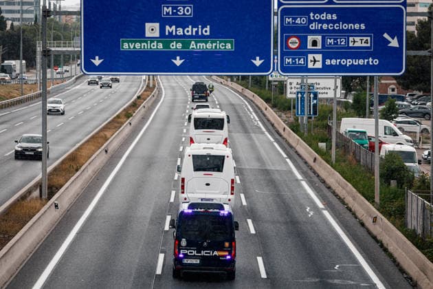 Spanish citizens from the MV Hondius cruise ship arrive in Madrid The convoy with the Spanish passengers heads along the A2 to the Hospital Central de la Defensa Gómez Ulla, on May 10, 2026, in Madrid Spain The 14 Spaniards who were traveling on the MV Hondius cruise ship affected by an outbreak of hantavirus are transferred to the Hospital Gómez Ulla to begin a preventive quarantine 10 MAY 2026 Madrid Madrid Madrid Espana  Copyright: xAlbertoxOrtegax 7512818