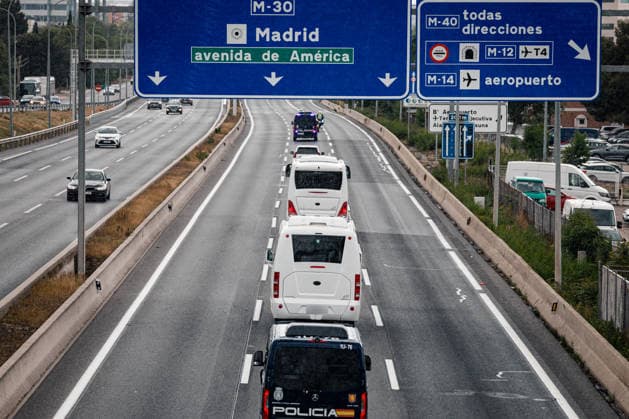 Spanish citizens from the MV Hondius cruise ship arrive in Madrid The convoy with the Spanish passengers heads along the A2 to the Hospital Central de la Defensa Gómez Ulla, on May 10, 2026, in Madrid Spain The 14 Spaniards who were traveling on the MV Hondius cruise ship affected by an outbreak of hantavirus are transferred to Hospital Gómez Ulla to begin a preventive quarantine 10 MAY 2026 PIXELADA Carlos Lujá Madrid Madrid Madrid Espana  Copyright: xCarlosxLujanx 7512847