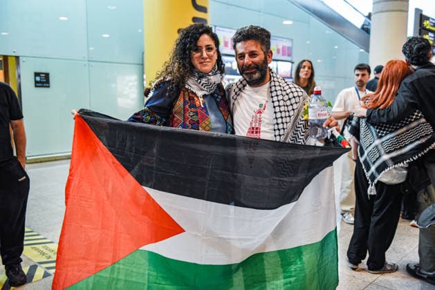 Released activist Saif Abukeshek arrives in Barcelona Global Sumud Flotilla activist Saif Abukeshek poses with his wife Sally Issa upon his arrival at Josep Tarradellas Barcelona El Prat Airport, May 10, 2026, in Barcelona, Catalunya Espana Abukeshek has flown to Spain from Athens after being released by Israeli authorities Activists Saif Abukeshek and Thiago Avila were intercepted by Israeli forces on April 30 in international waters while sailing towards the Gaza Strip aboard the Global Flotilla Sumud Following their arrest, Abukeshek and Thiago were transferred to the Shikma detention center, located in the city of Ashkelon, Israel 10 MAY 2026 Barcelona Catalunya Barcelona Catalunya Catalunya Espana  Copyright: xAlbertoxParedesx 7513106