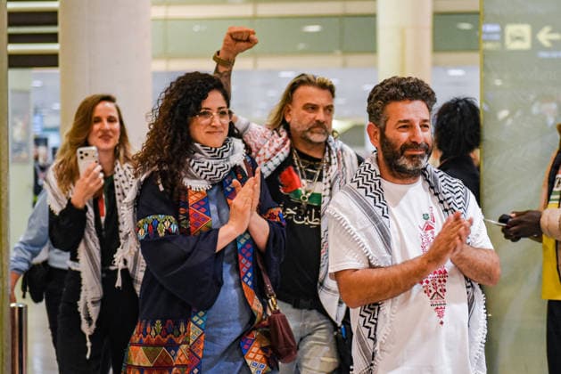 Released activist Saif Abukeshek arrives in Barcelona Global Sumud Flotilla activist Saif Abukeshek d with his wife Sally Issa 2i and Global Sumud Flotilla member Eduard Lucas 2d upon his arrival at Josep Tarradellas Barcelona El Prat Airport, May 10, 2026, in Barcelona, Catalunya Espana Abukeshek has flown to Spain from Athens after being released by Israeli authorities Activists Saif Abukeshek and Thiago Avila were intercepted by Israeli forces on April 30 in international waters while sailing towards the Gaza Strip aboard the Global Sumud Flotilla Following their arrest, Abukeshek and Thiago were transferred to the Shikma detention center, located in the city of Ashkelon, Israel 10 MAY 2026 Barcelona Catalunya Barcelona Catalunya Catalu  Copyright: xAlbertoxParedesx 7513108